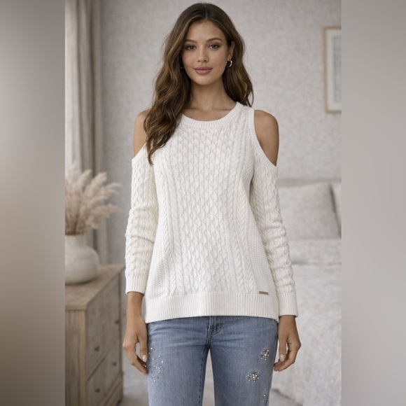 MICHAEL Michael Kors Sweaters - Michael Kors White Cold Shoulder Sweater Medium Cable Knit Hi Low Hem Cozy Chic